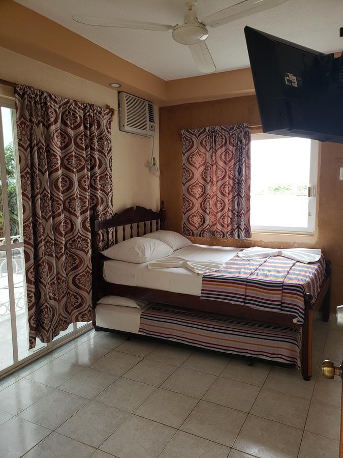 Hotel Cuarto Camino Playa Del Carmen Luaran gambar